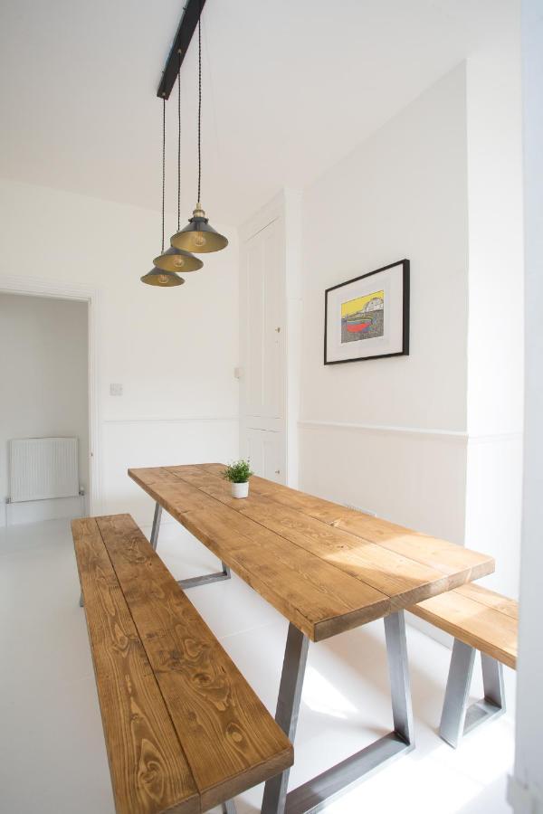 Elegant York House - On A Beach Road, Sleeps 12, With Sea Views Уърдинг Екстериор снимка
